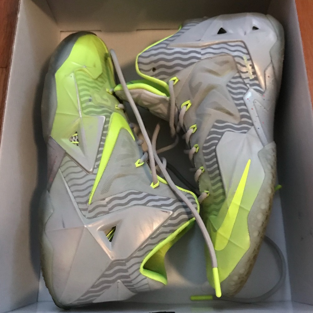 Lebron XI Collection